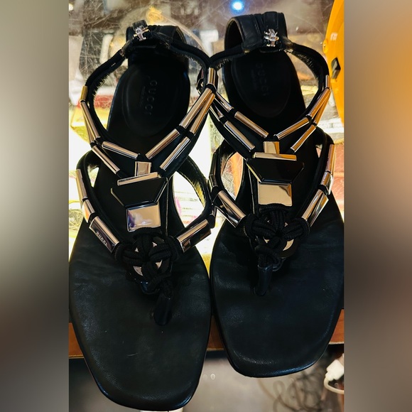 Gucci sandals fir woman black color - Picture 1 of 9